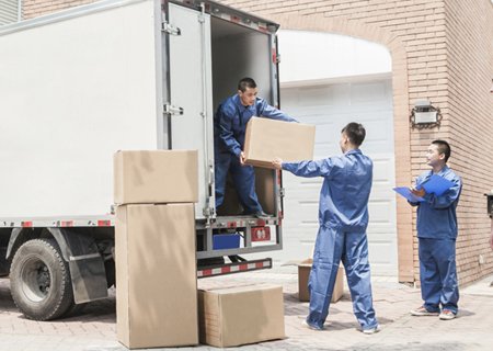 loading-and-unloading-services-by-long-distance-movers-packers-in-dubai